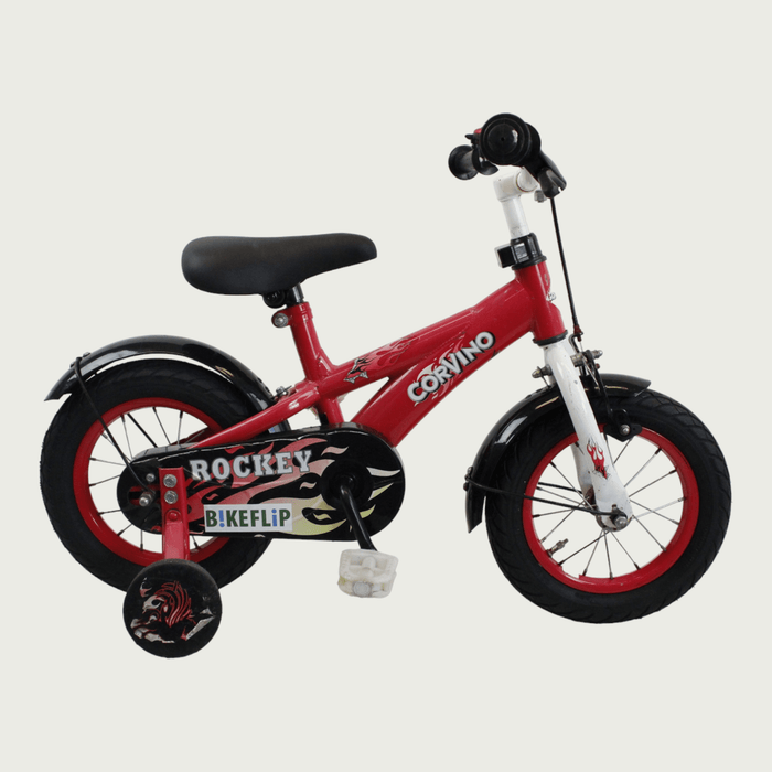12.130 - BikeFlip, 12 inch kinderfiets, Rocky fiets, rode kinderfiets, terugtraprem, handrem, zijwieltjes, kabelslot