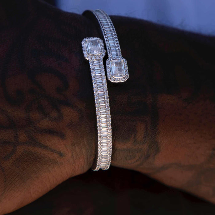 Baguette Clip Bracelet in White Gold - The GLD Shop