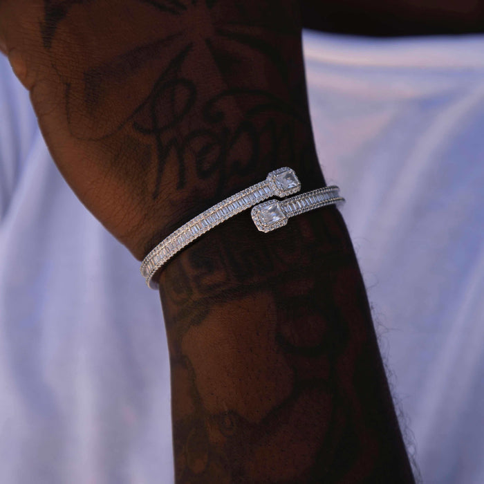 Baguette Clip Bracelet in White Gold - The GLD Shop