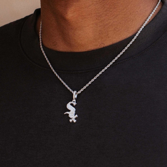 Chicago White Sox Micro Pendant in White Gold - The GLD Shop