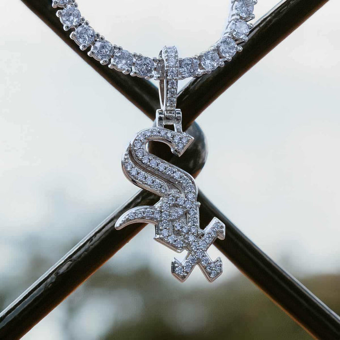 Chicago White Sox Micro Pendant in White Gold - The GLD Shop