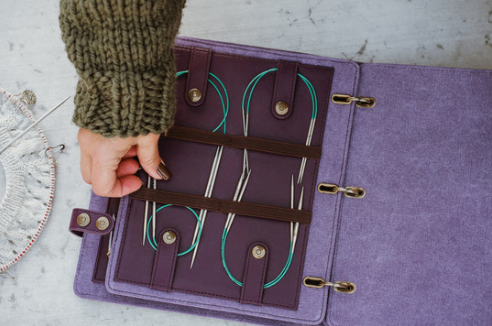 Della Q Hook and Needle Notebook