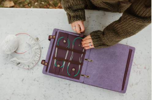 Della Q Hook and Needle Notebook