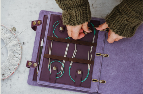 Della Q Hook and Needle Notebook