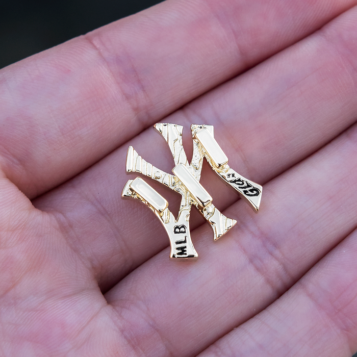 New York Yankees Official MLB Shoelace Charm in Yellow Gold