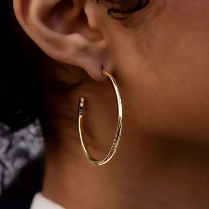 Plain Hoop Earrings in Yellow Gold