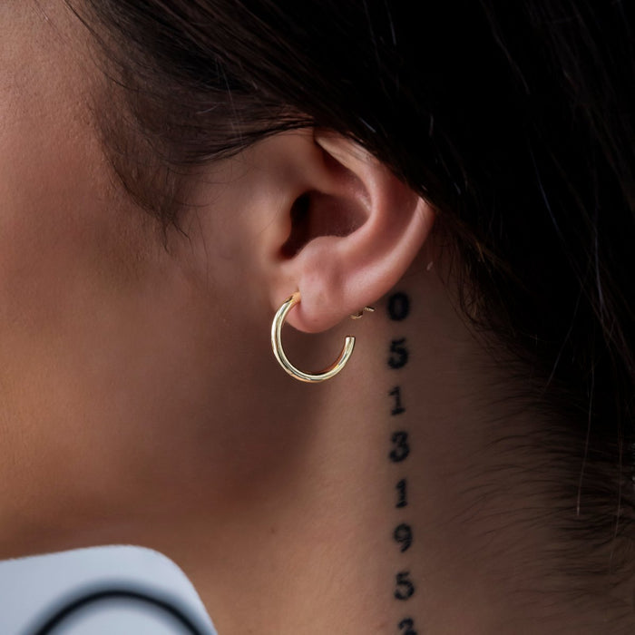 Plain Hoop Earrings in Yellow Gold