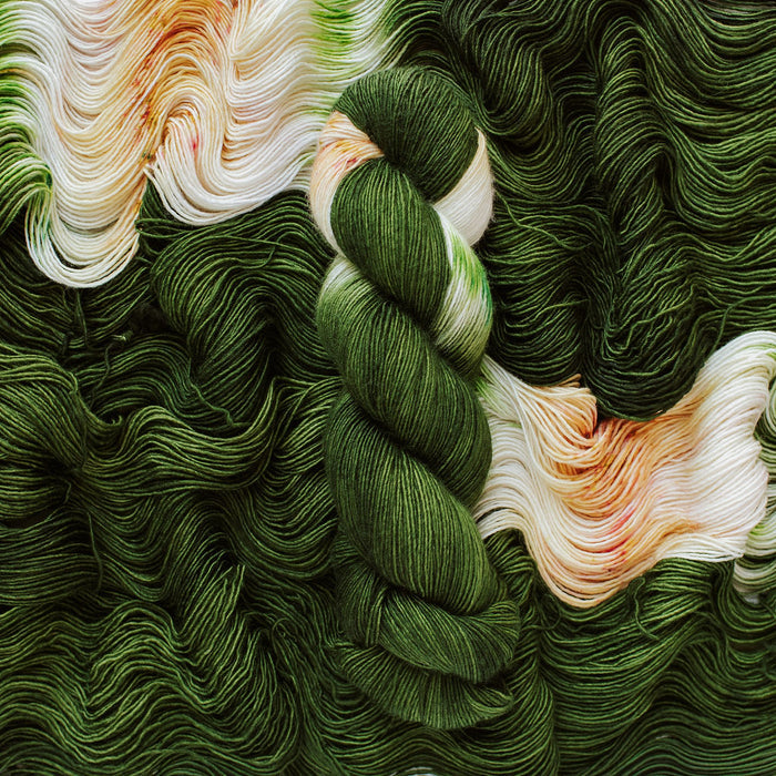 "Primrose" Assigned Pooling Hand-Dyed Yarn – Garden Collection
