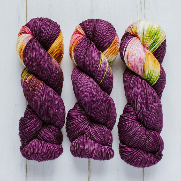 "Versailles" Assigned Pooling Hand-dyed Yarn